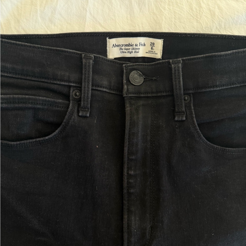 SIZE LONG Abercrombie & Fitch Black Wash Ultra High Rise Super Skinny Jeans